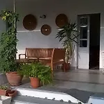 Traditional House Zia Dina Feriehus Mogoro