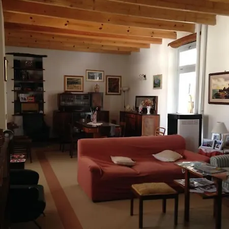 Casa vacanze Traditional House Zia Dina