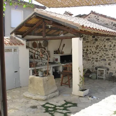 Traditional House Zia Dina Casa de Férias Mogoro