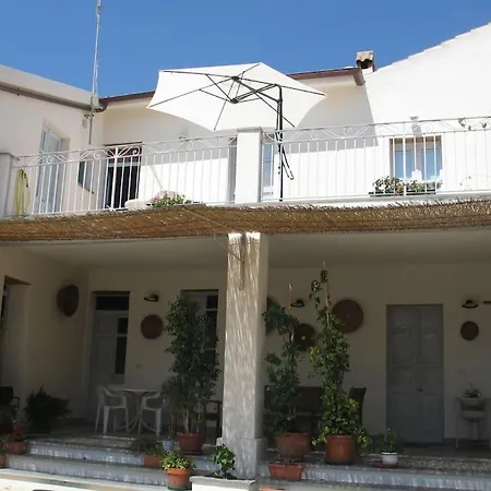 Traditional House Zia Dina * Mogoro