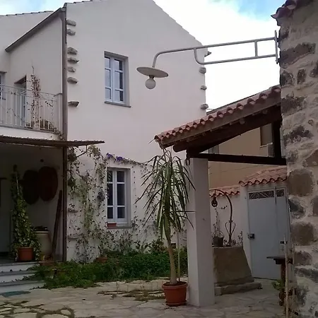 Traditional House Zia Dina * Mogoro