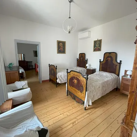 Traditional House Zia Dina Casa de Férias